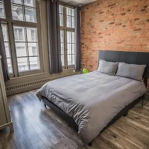  Hostal Le 402