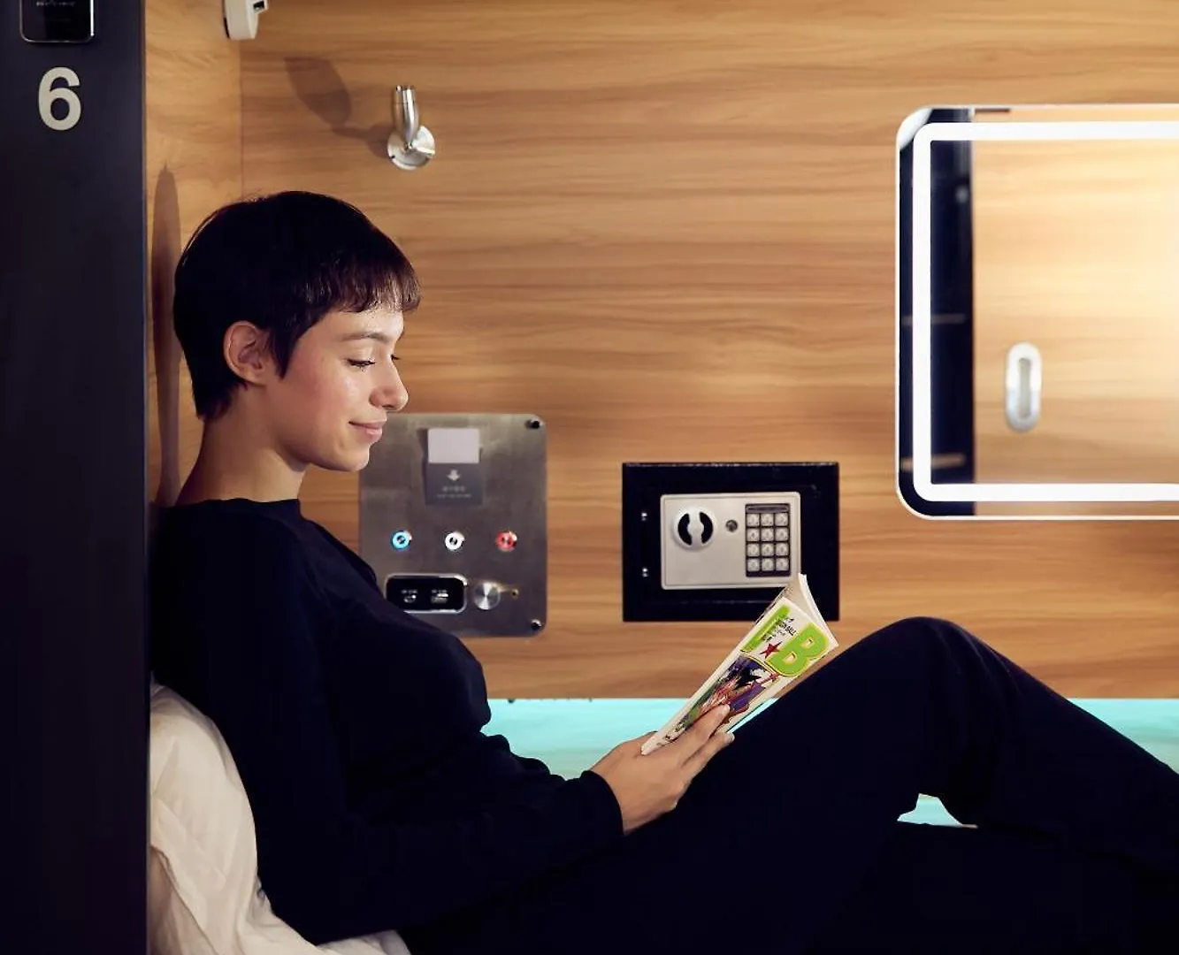 Hostal Pod Hotel Montreal
